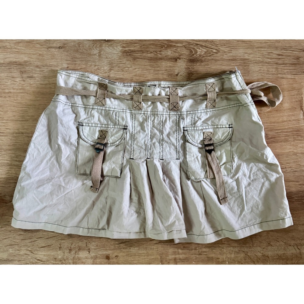 NWT Pretty Little Thing Pleated‎ Buckle Detail Utility Style Mini Skirt Size 10